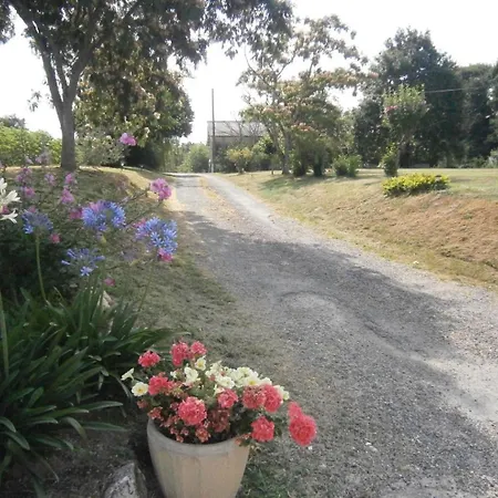 Au Lic Ferienhaus Montsoué